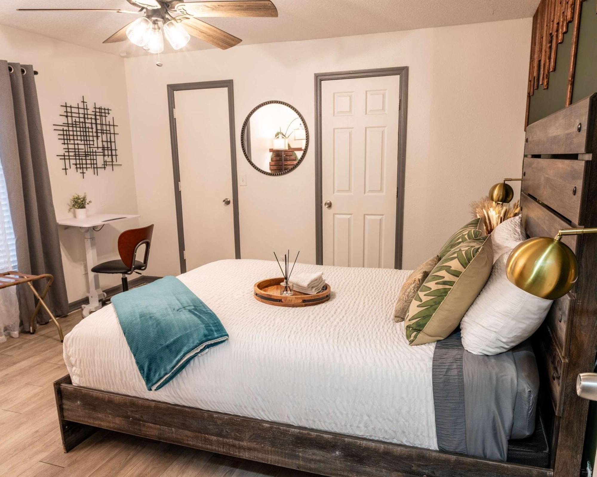 Upscale Ybor House With Outdoor Living Space Τάμπα Εξωτερικό φωτογραφία